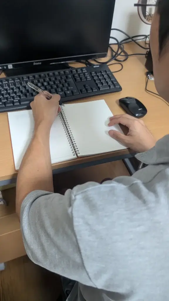 勉強している姿